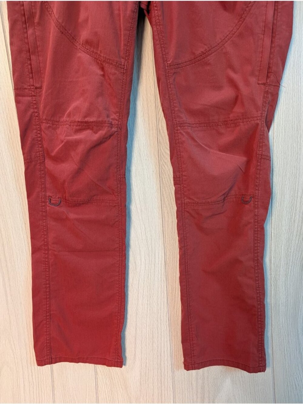 Kuhl Legendary Hiking Pants Womens 8 Red Logo Stretch Mid Rise Roll Tab Leg FLAW - Picture 3 of 11